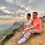 Vivek Dahiya Instagram - Thank you for always being my compass and source of strength. Happy Fathers Day, papa. @crdahiya ❤️❤️ to @divyankatripathidahiya for these awesome pictures