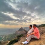 Vivek Dahiya Instagram - Thank you for always being my compass and source of strength. Happy Fathers Day, papa. @crdahiya ❤️❤️ to @divyankatripathidahiya for these awesome pictures