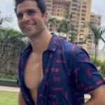 Vivek Dahiya Instagram - These “bar” temptations I tell you! #MuscleUps