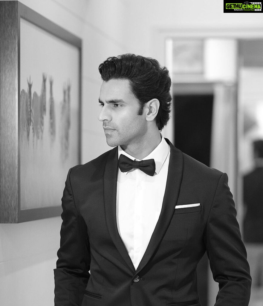Vivek Dahiya Instagram - Hi my name is ______ and here’s my profile. A basic audition prologue an actor cannot avoid. (Unless ofcorse if you get the job without a test)