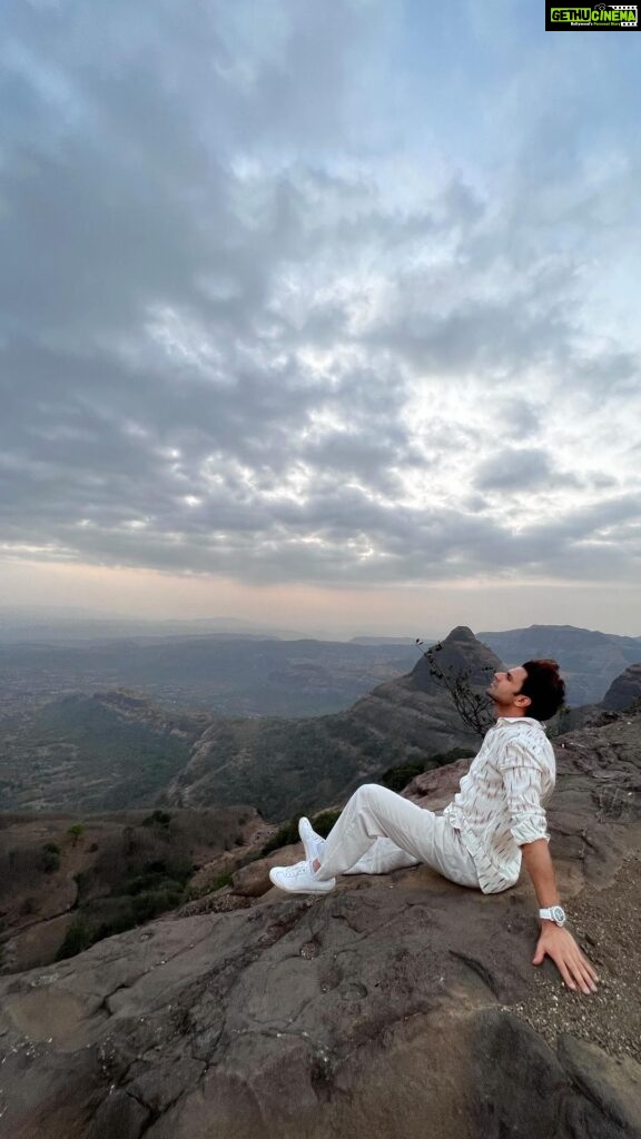 Vivek Dahiya Instagram - Inhale peace, exhale stress and enjoy this journey of the self, through the self to embrace the harmony of body, mind, and spirit. Namaste. 🧘‍♂🌿 #InternationalYogaDay”