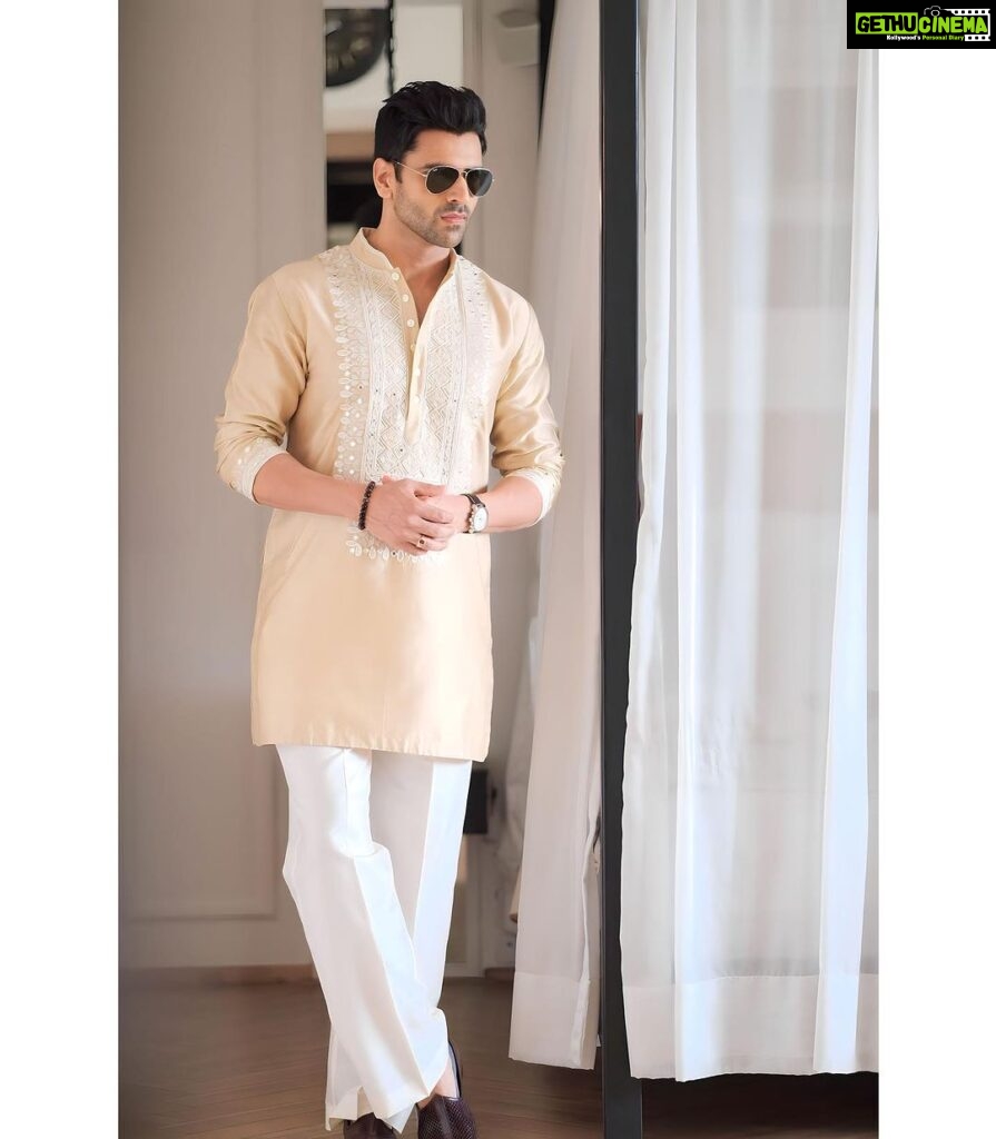 Vivek Dahiya Instagram - Tom Ford said dressing well is a form of good manners and I swear by it. Outfit - @mardbyabusandeep Stylist - @stylebysugandhasood