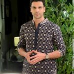 Vivek Dahiya Instagram - Mr. and Mrs. set for darshan. Ganpati Bappa Morya!! . . . Vivek’s outfit @tasvafashion @stylebysugandhasood