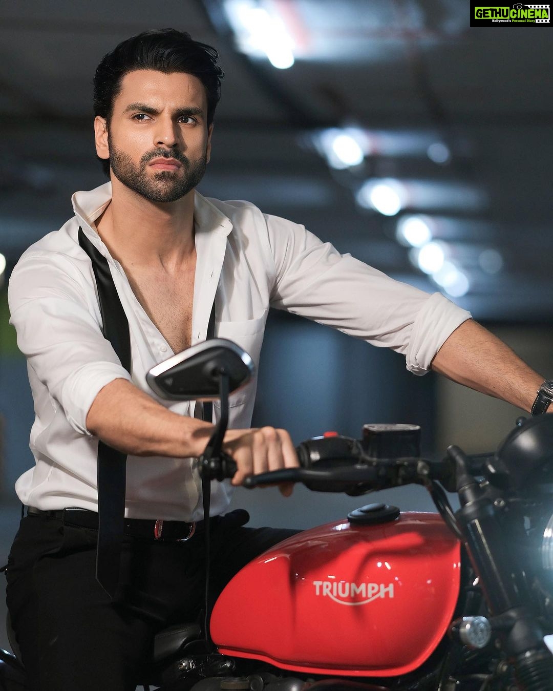 Vivek Dahiya Instagram - Who’s a bike chase sequence enthusiast like me?