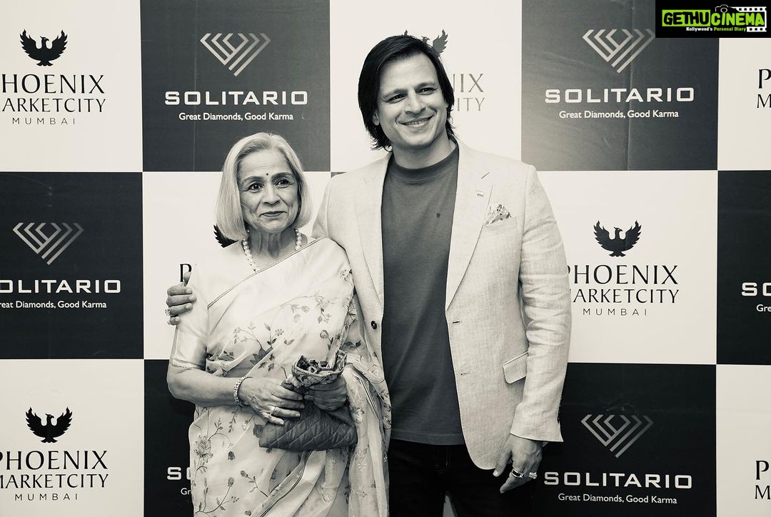 Vivek Oberoi Instagram - Had the beautiful opportunity of having my number one supporter, my mother at the launch of our latest @solitariodiamonds store in @marketcitykurla at Mumbai last month where we did some #ethicalshopping from our newly curated designs; and can you guess what sparkles more than a diamond? (hint: π©π») #solitariodiamonds #labgrowndiamonds #launch #ethicallymade Phoenix Marketcity - Mumbai