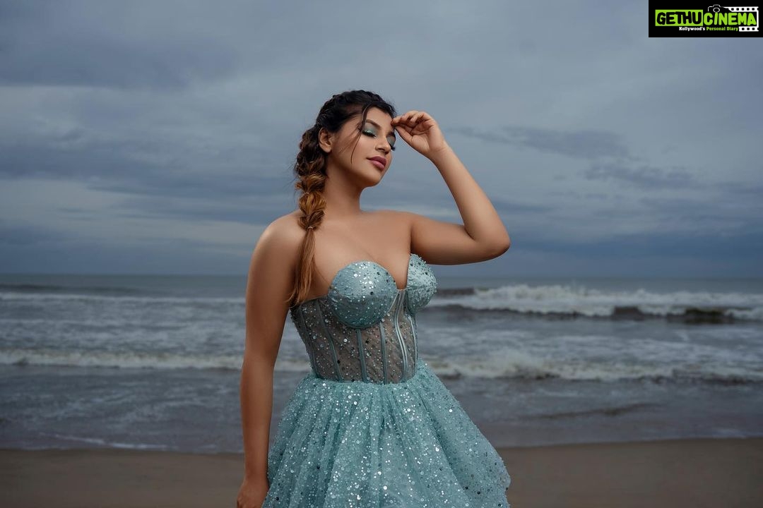 Yaashika Aanand Instagram - I ๐ u ๐ . THANKYOU ALL FOR WISHES๐๐งฟ Concept: @shamini_shankar_official Styling : @logeshashokan Photographer: @murlee_photography MUA: @ratnamakeupartist @aphotography077 Outfit @krishkarthik_official . . #yashika #birthdaygirl #explore