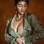Yaashika Aanand Instagram - Which one ? 🥴😍 . Concept & Styling @beingstyl Photography: @theportraitstudio_tps Outfit: @_sayaanika_ Jewelry: @fineshinejewels MUA: @makeupreva Hair: @thoorigaikabilan