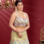 Yaashika Aanand Instagram - Choose ur fav 😍🤗 . 📸 @sathyaphotography3 , 💄/ 💇‍♀️ @murugeshmakeup_hair 📍 @studiocentralchennai 👗 @samyakksarees 💍 @mahalaxmiadyar . . . #explorepage #indianbride #lahenga