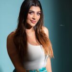 Yaashika Aanand Instagram - Wild but fragile 😉🦁💀 . Choose ur fav pic 🩵 #swipeleft . 📸 @sathyaphotography3 💄/ hair @murugeshmakeup_hair 📍@studiocentralchennai . . . . . . . #explorer #yashika #biggboss #iamk #dhuruvangal16 #zombie