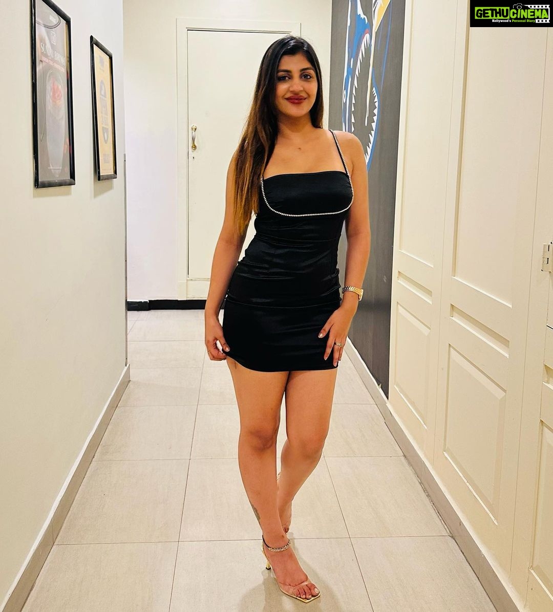 Yaashika Aanand Instagram - Your’s 😜🖤 . Ps - birthday diaries <3 #24 🎂
