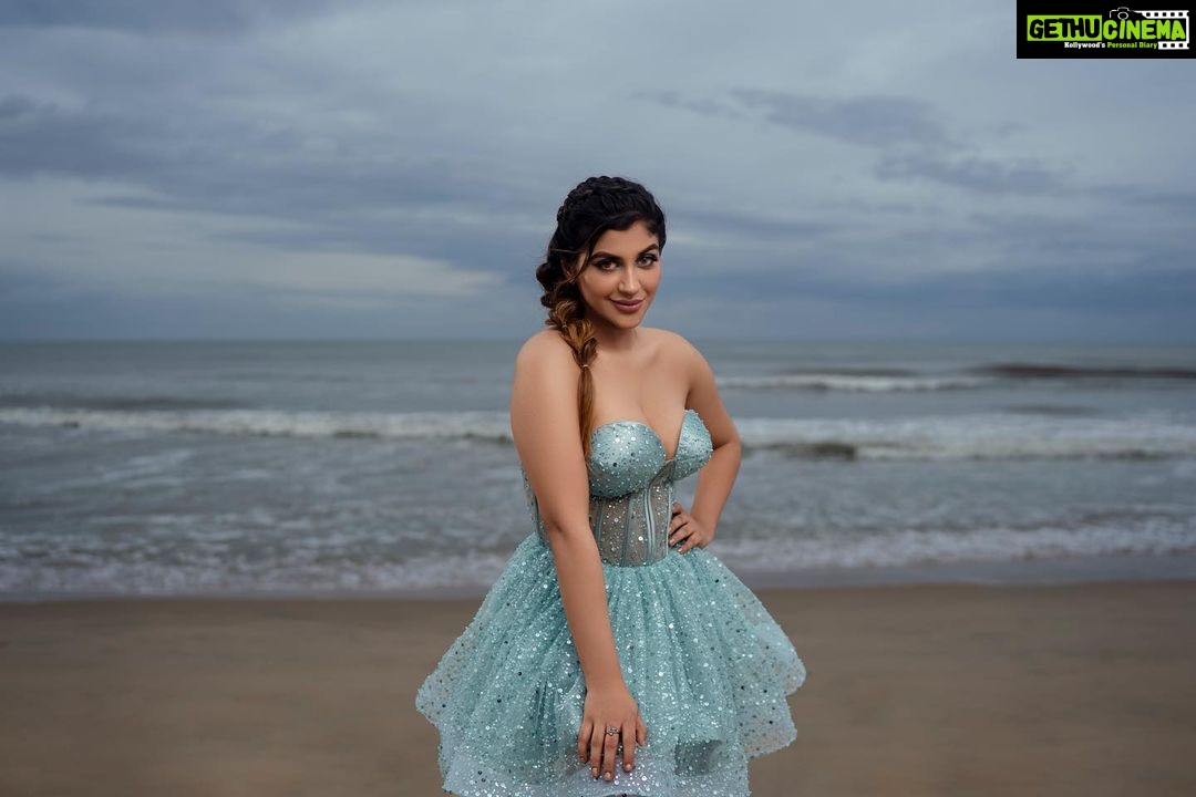 Yaashika Aanand Instagram - I ๐ u ๐ . THANKYOU ALL FOR WISHES๐๐งฟ Concept: @shamini_shankar_official Styling : @logeshashokan Photographer: @murlee_photography MUA: @ratnamakeupartist @aphotography077 Outfit @krishkarthik_official . . #yashika #birthdaygirl #explore