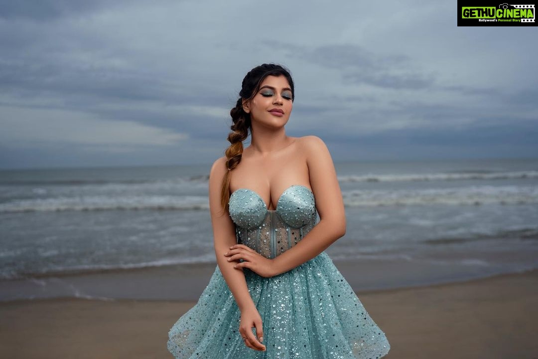 Yaashika Aanand Instagram - I ๐ u ๐ . THANKYOU ALL FOR WISHES๐๐งฟ Concept: @shamini_shankar_official Styling : @logeshashokan Photographer: @murlee_photography MUA: @ratnamakeupartist @aphotography077 Outfit @krishkarthik_official . . #yashika #birthdaygirl #explore