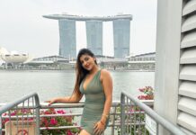 Yaashika Aanand Instagram - Limited edition 👑 Merlion Park • Singapore