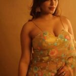 Yaashika Aanand Instagram - Look at me now 🥴🙄 . 📸 @vishal_srinivasan 🎥 @jugozamy 👗 @anand.aries 💄 @binduinstyl_ ✏️ @_david_photography 📍 @vybn_studio . . . #trendingreels #explore