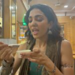 Yogita Bihani Instagram - #BTS from #IshqKaAsar 💖🤌🏻 Seen it yet? link in bio 🫶🏻 @stebinben @ranju.v @hitz.music.official