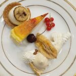 Yogita Bihani Instagram – begin slideshow — Leave No Mirror, Leave No Food. 🍰🤳😌

#photodump #food #mirrorselfie