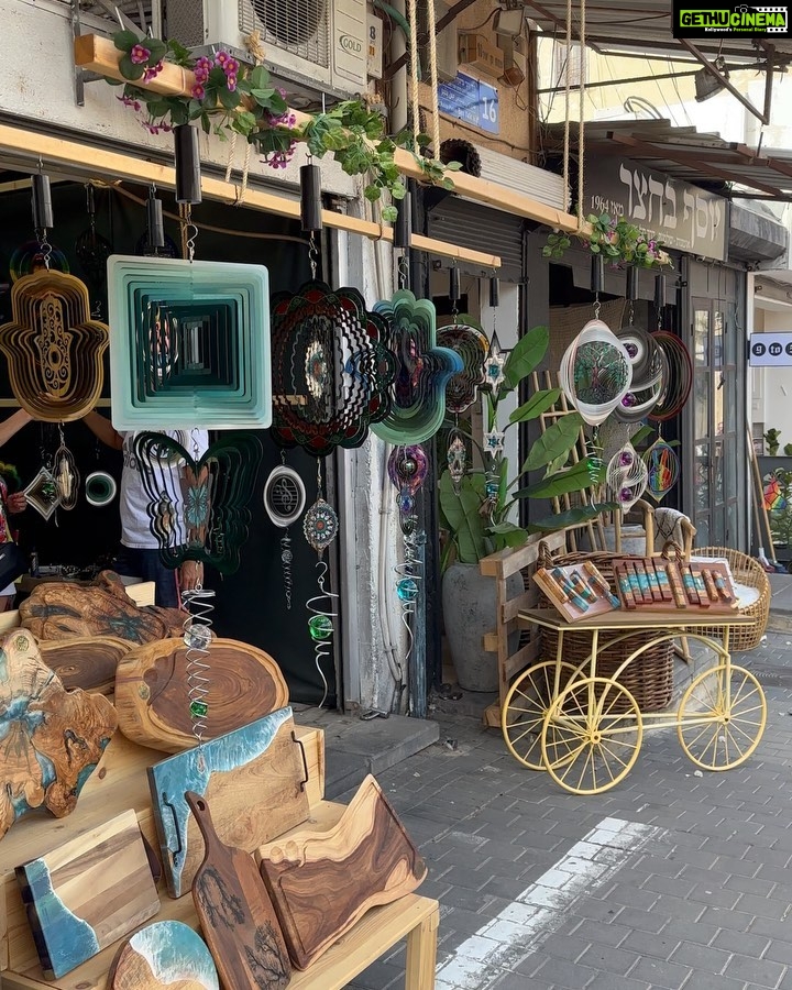 Yogita Bihani Instagram - Life is short, take that trip 🛴💙 #Travel #Israel #telaviv #fleamarket #goodfoodgoodmood Tel Aviv Flea Market