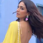 Yogita Bihani Instagram - 💛✨🫠