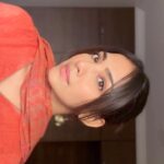 Yogita Bihani Instagram - 16 seconds of me adoring the natural light coming in my room 🤭🧡 #reels #mood #nofilter
