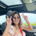 Yogita Bihani Instagram - Sunday in Hyderabad looked like this 🏇💸🍣🍹🎶 ♥️ Thanks for the 👒 @jeevikab 🫶🏻 Best photography by @callmeshruts 💕 #derby #Sunday #Hyderabad