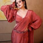 Zareen Khan Instagram – ‘It’s OK if you don’t like me …
Not everyone has good taste !’
Outfit by @kalkifashion
Earrings by @kushalsfashionjewellery
Make up by @bijoyjeet.saikia_makeupartist
Hair by @sameerhairstylist
Styled by @hitendrakapopara
Fashion team @tanyakalraaa @sarinabudathoki
📸 – @sumant_roy_photography
Managed by @piyuushj9
#ZareenKhan