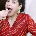 Zareen Khan Instagram - Made healthy laddus for the festive season ❤️ Watch the full video only on my YouTube channel. LINK IN BIO. #YouTube #ZareenKhan