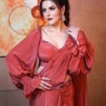 Zareen Khan Instagram – ‘It’s OK if you don’t like me …
Not everyone has good taste !’
Outfit by @kalkifashion
Earrings by @kushalsfashionjewellery
Make up by @bijoyjeet.saikia_makeupartist
Hair by @sameerhairstylist
Styled by @hitendrakapopara
Fashion team @tanyakalraaa @sarinabudathoki
📸 – @sumant_roy_photography
Managed by @piyuushj9
#ZareenKhan