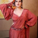 Zareen Khan Instagram – ‘It’s OK if you don’t like me …
Not everyone has good taste !’
Outfit by @kalkifashion
Earrings by @kushalsfashionjewellery
Make up by @bijoyjeet.saikia_makeupartist
Hair by @sameerhairstylist
Styled by @hitendrakapopara
Fashion team @tanyakalraaa @sarinabudathoki
📸 – @sumant_roy_photography
Managed by @piyuushj9
#ZareenKhan