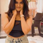 Aadhirai Soundarajan Instagram – Girl, you got my heart breaking

Girl, there aint no faking

Girl, it’s you that I need

Girl, oh yes indeed

Girl, as time flies by

Girl, this aint no lie

Girl, if you feeling my pain

Uh… Then let me explain🤍

#aadhiraisoundararajan #newhair #newlook #haircut #newhaircut #hairstyle #hair #hairtransformation #newhairnewyou #hairgoals #fashion #fashionstyle #fashionmodel #fashionista #instagood #instadaily #instafashion #girl #walk #walklikeus #slowmotion #slowfashion #style #love #reelitfeelit #instalike #haircolor Chennai, India