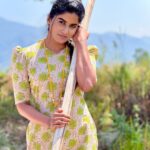 Aadhirai Soundarajan Instagram - #theyamunacloset This is one of my favourite collections of Yamuna’s Closet❣️ This casual kurti designed with puff sleeve and closed V-neck. The Floral print is the highlight, I love Floral Patterns and I found this page @dhita.in_ This page is known for Floral Cotton Kurtis. That too they are from my home town Tirupur. I’m super happy about it. I guarantee that you will definitely love the collections and the quality of their outfits. So, go check it out!! Cotton Kurti from : @dhita.in_ #aadhiraisoundararajan #mahanadhi #mahanati #mahanadhiserial #vijaytv #vijaytelevision #vijayrvserials #tamil #tamilactress #tamilserialactress #actorslife #kollywoodactress #traditional #culture #thaali #love #life #happiness #girl #cute #pride Kodaikkanal