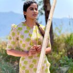 Aadhirai Soundarajan Instagram – #theyamunacloset  This is one of my favourite collections of Yamuna’s Closet❣️

This casual kurti designed with puff sleeve and closed V-neck. The Floral print is the highlight, I love Floral Patterns and I found this page @dhita.in_ 

This page is known for Floral Cotton Kurtis. That too they are from my home town Tirupur. I’m super happy about it.

I guarantee that you will definitely love the collections and the quality of their outfits. So, go check it out!!

Cotton Kurti from : @dhita.in_ 

#aadhiraisoundararajan #mahanadhi #mahanati #mahanadhiserial #vijaytv #vijaytelevision #vijayrvserials #tamil #tamilactress #tamilserialactress #actorslife #kollywoodactress #traditional #culture #thaali #love #life #happiness #girl #cute #pride Kodaikkanal