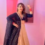 Aalisha Panwar Instagram - Ladki khraab krdi.. ., 🤷‍♀️ Gone Girl- What a song @badboyshah 🔥 . Styling- @ankitasinha.315080 #reelitfeelit #reelkrofeelkro #gonegirl #ladkikhraabkardi #dance #trending #onset #bts