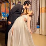 Aalisha Panwar Instagram – Gaureet in parallel universe.. .,๐ค๐ค
#transition #trasnsitionreels #dancereels #coupledance #trending #trendingreels #mainagarkahu #onset #bts #gaureet #gauri #jeet #nathkrishnaaurgaurikikahani #staytuned ๐ซถ๐ฑ