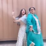 Aalisha Panwar Instagram – #GhagraGirls 😅🤣🫶💃

.

.

.

#reeling #reelkrofeelkro #reelitfeelit #bts #onset #ghagra #wednesdayvibes