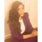 Aanchal Munjal Instagram - Eyes sparkle as the soul sings 💕🌟 Photographer @banjaariii MUA @punya.makeupandhai Studio @studio57_india #woman #suitup #powerdressing #Photoshoot #AnchalSingh #Monday #explore #selflove #photooftheday #picture #gurgaon GURGAON