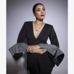 Aanchal Munjal Instagram - 🖤🖤🖤 Magazine - @thedoormagazine Featuring - @anchalsinghofficial Photographer & Creative Director - @dhruv_vohraphotography Editor at Large & Fashion Director @jennet_david_william Makeup - @makeupandhairbysabahat Hair - @bhavikasanghvi_makeup Art Director - @aditisubramaniam Stylist - @styledbyabhilasha @stilusbyswati Assistant Photographer - @b.runphotography Artist Management - @exceedentertainment Location - @blackframesstudios Outfit - @sila_atelier Jewellery @blingthingstore Footwears - @hypeshoes.in #thedoormagazine #anchalsingh #stylediaries #fashion #blackisbeautiful India Mumbai
