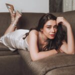 Aanchal Munjal Instagram - Between what is said and not meant, and what is meant and not said, most of love is lost - Kahlil Gibran #favouritequote #philosophy Clicked by amazing @ashar.damani @toeveryoneishot . . . #AnchalSingh #Picture #photoshoot #moodedits #fashion #instamood #igers