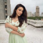 Aanchal Munjal Instagram - I love simplicity 💛 Versova, Mumbai