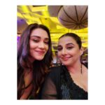 Aanchal Munjal Instagram - No words are enough to describe my love for the beautiful @balanvidya mam. She is responsible for inspiring people believe in their dreams through her hardwork, talent & achievements. #BestActor #wholesome #Beautifulhuman #Fanmoment #VidyaBalan #AnchalSingh