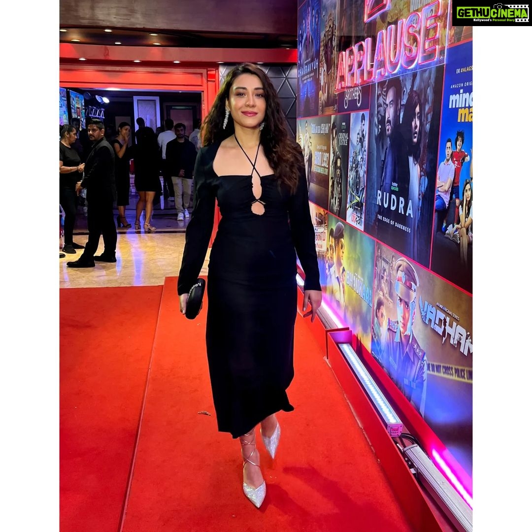 Aanchal Munjal Instagram - Congratulations Applause Entertainment for completing 5 beautiful years. Glad to be an Applause fam! ππ @sameern @segaldeepak @applausesocial . . . . . . #ApplauseEntertainment #AnchalSingh #Undekhi #Celebration #lookoftheday #ootd #fashiondiaries #Event #Glam #nightlights Taj Lands End, Mumbai