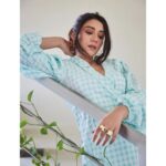 Aanchal Munjal Instagram - Plants bloom, so does hope 🌻(caption by mom 💕) #wednesdaywisdom Glam by @makeup_by_shradha Hair by @daksh_hairguru 🌟 @makeupnhairbyankita Styled by @renukadiyan9 Wearing @trisaradesign Oh-so beautiful Jewellery by @sataara19 (www.sataara.com) Picture by @palashvphoto #photoshoot #picoftheday Mumbai, Maharashtra