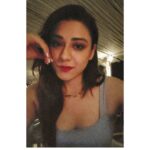 Aanchal Munjal Instagram - Looking back at so many beautiful things that have happened so far 💛 .. some days one wants to sit & think & rest up.. today is one such day.. #gratitude #love #blessings ❤️❤️❤️ Love my 'white nails' here 🥰 #nomondayblues Mumbai, Maharashtra