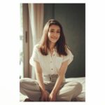Aanchal Munjal Instagram - Live a good story 🐥 Picture by @dieppj #wednesday Mumbai, Maharashtra