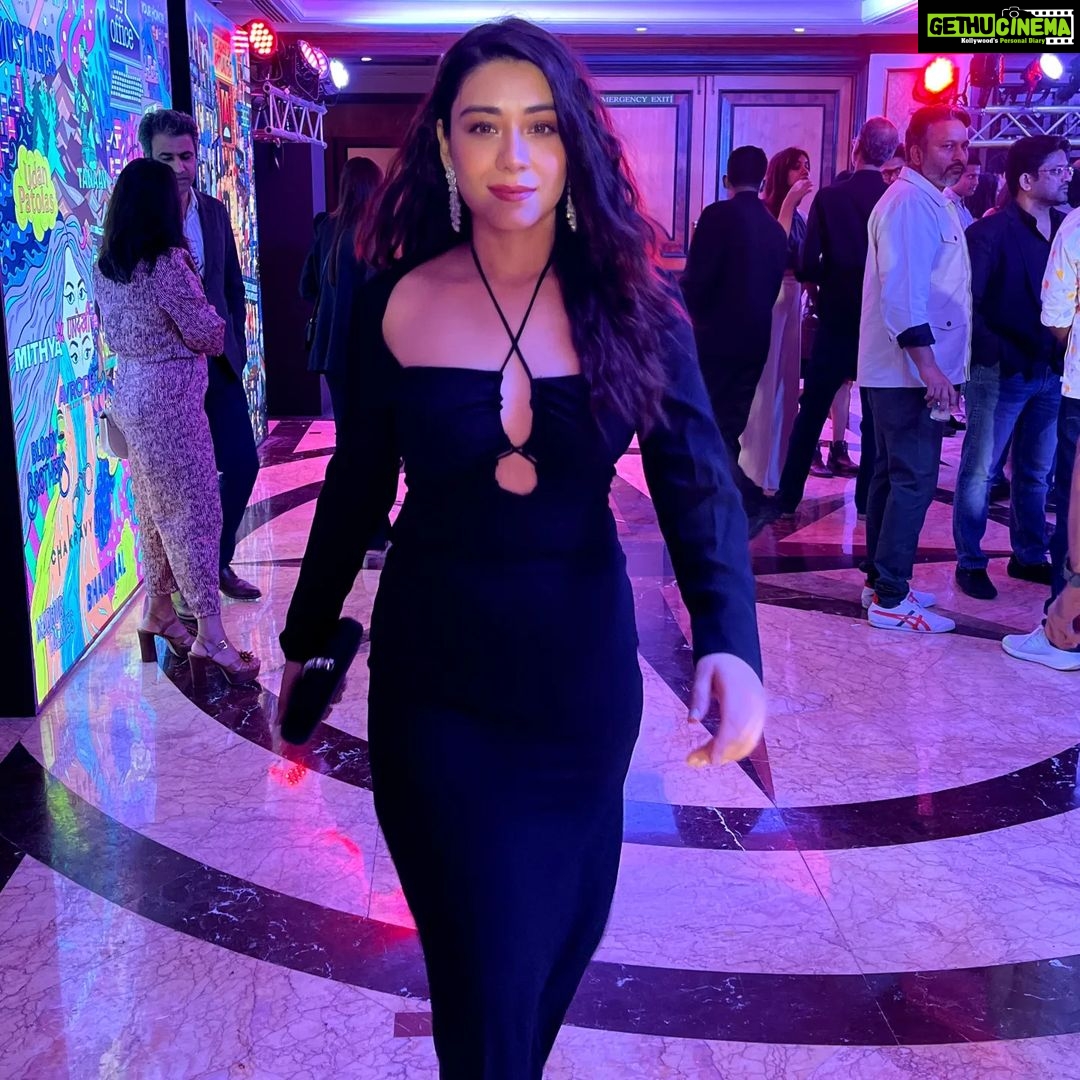 Aanchal Munjal Instagram - Congratulations Applause Entertainment for completing 5 beautiful years. Glad to be an Applause fam! ππ @sameern @segaldeepak @applausesocial . . . . . . #ApplauseEntertainment #AnchalSingh #Undekhi #Celebration #lookoftheday #ootd #fashiondiaries #Event #Glam #nightlights Taj Lands End, Mumbai