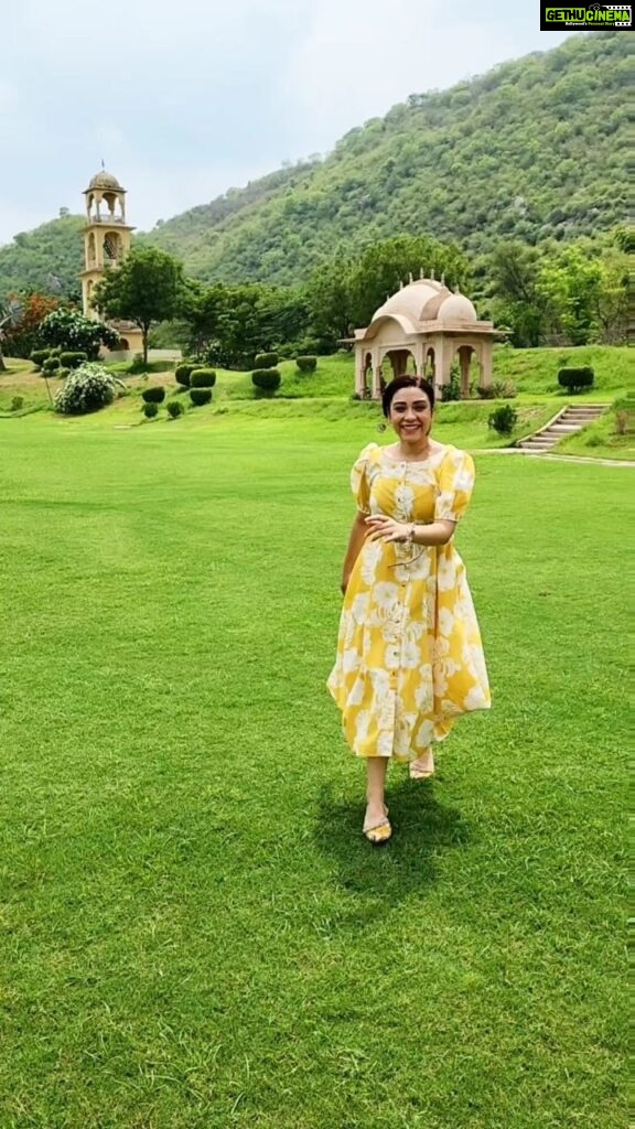 Aanchal Munjal Instagram - Happiness in the lap of nature 💛 Thank you @rajasthalijaipur @khyathisolutions Jaipur - The pink city