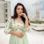 Aanchal Munjal Instagram - I love simplicity 💛 Versova, Mumbai