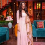 Aanchal Munjal Instagram – I had a blast shooting for the ‘The Kapil Sharma Show’ & my excitement was so apparent if you all saw the show. Laughter is the best therapy & @kapilsharma @anukalpgoswami along with @archanapuransingh mam @kikusharda @sumonachakravarti @vikalp_mehta #ManjuBrijnandanSharma & the whole team are doing a Divine job, spreading happiness like no one else. So grateful for this experience ❤️🫶🧿
@sonytvofficial
@sonylivindia