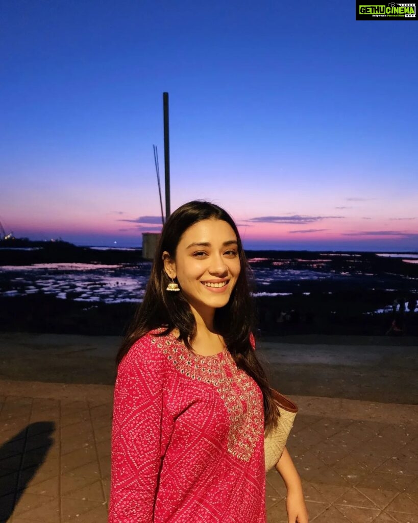 Aanchal Munjal Instagram - For the love of sunsets 💕 Mumbai, Maharashtra