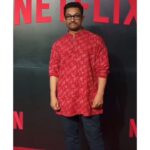 Aanchal Munjal Instagram - Repost from @netflix_in When the red carpet is this lit, it's bound to be a starry night 🥰🌟 What's the colour of my dress? Reply with a heart emoji in the same colour! 🙌💕 let's see now 🤗 #netflix #saturdaynight #gathering #starrynight Mumbai, Maharashtra