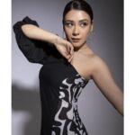 Aanchal Munjal Instagram - They say that do what makes you the happiest hence I'm shooting 💕 My latest photoshoot for the magazine @thedoormagazine Magazine - @thedoormagazine Featuring - @anchalsinghofficial Photographer & Creative Director - @dhruv_vohraphotography Editor at Large & Fashion Director @jennet_david_william Makeup - @makeupandhairbysabahat Hair - @bhavikasanghvi_makeup Art Director - @aditisubramaniam Stylist - @styledbyabhilasha @stilusbyswati Assistant Photographer - @b.runphotography Artist Management - @exceedentertainment Location - @blackframesstudios Outfit @houseofvarada Jewellery @blingthingstore Footwear @hypeshoes.in #thedoormagazine #AnchalSingh #fashion #thingsthatmakemehappy #shootlife #poser Mumbai, Maharashtra